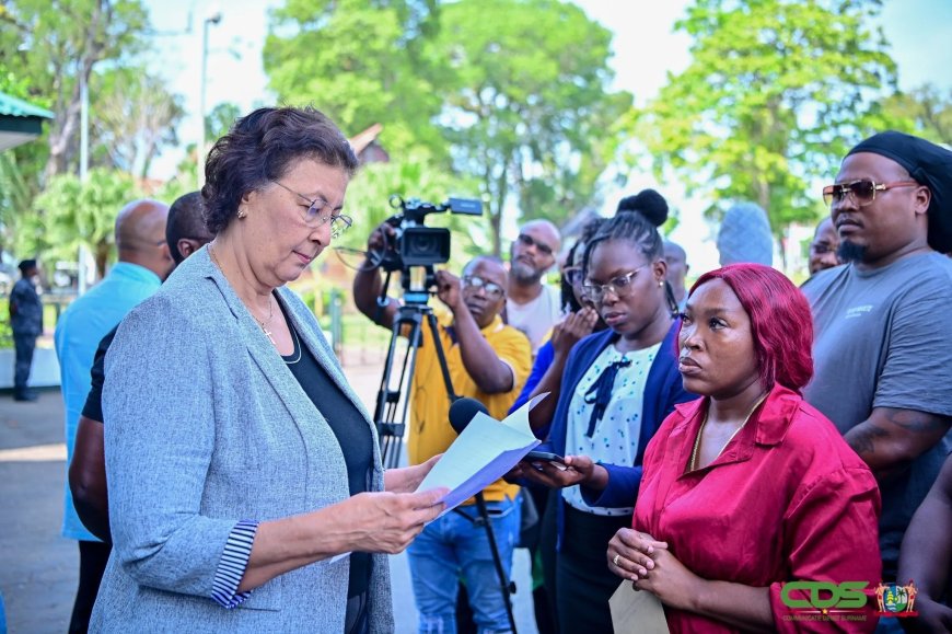 Ex-medewerkers Newmont kloppen aan bij president