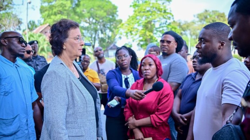 Ex-medewerkers Newmont vragen steun president Simons tegen hoge belastingdruk