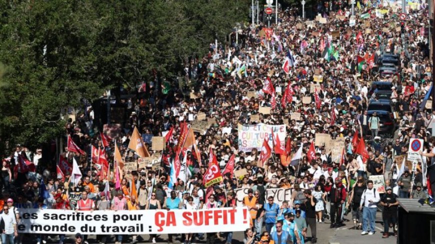 Half miljoen mensen demonstreren tegen bezuinigingen in Frankrijk