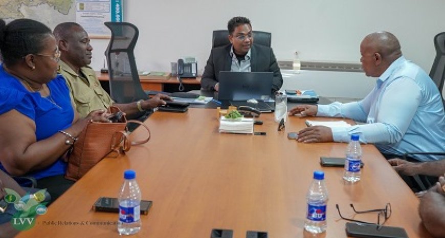 LVV-minister en dc Para praten over landbouwontwikkeling