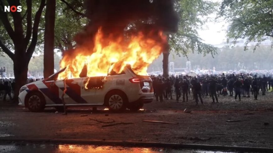 Zeker dertig arrestaties na zware rellen in Den Haag bij anti-immigratiedemonstratie