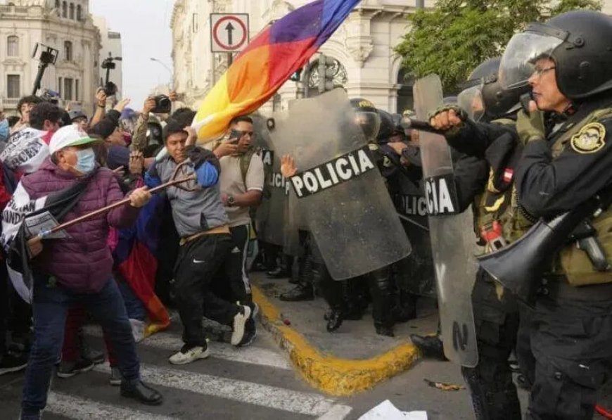 Zeker 18 gewonden bij geweld bij antiregeringsprotesten in Lima, Peru