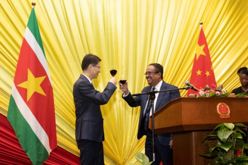 China en Suriname vieren 76 jaar Volksrepubliek: ‘Vriendschap wordt steeds hechter’