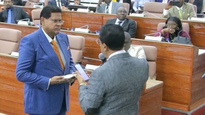 Ex-president Santokhi is terug, nu als assembleelid