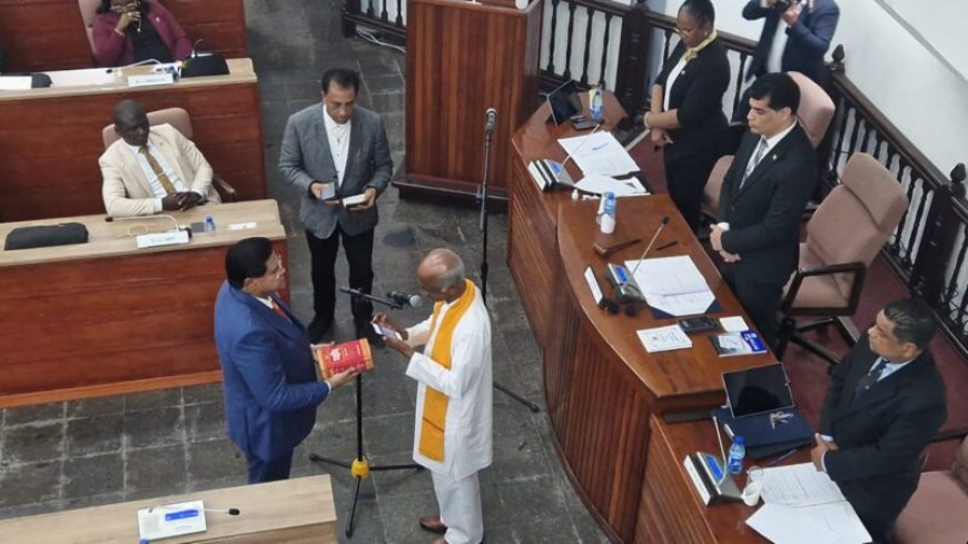 Toelating Santokhi en Doorson maakt parlement compleet