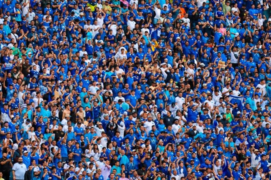 Fifa straft voetbalbond El Salvador na racistische uitlatingen bij wedstrijd tegen Suriname