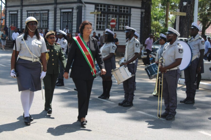 President Simons benadrukt natievorming in eerste jaarrede