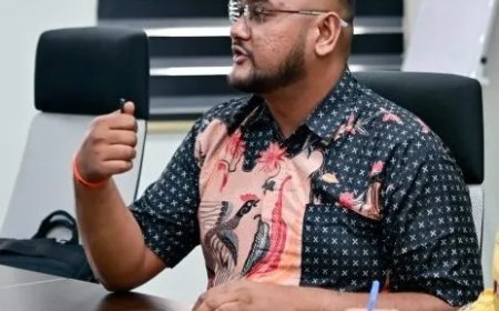 Parlementariër Lalmahomed rondt werkzaamheden als studentenvertegenwoordiger bestuur AdeKUS a