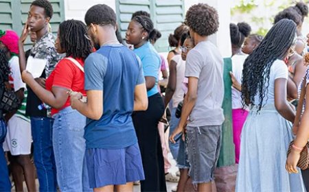 Overheid en bedrijfsleven steunen vakantiejobbers met waardebonnen