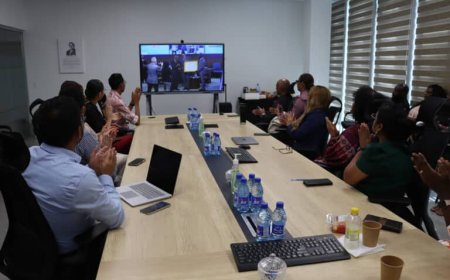 Suriname ontvangt officieel malariacertificaat in Washington D.C.