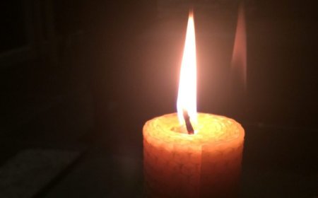 Man dood aangetroffen langs weg