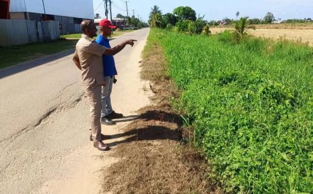 Gevaarlijke wegverzakkingen in Nickerie die groot risico vormen voor weggebruikers aangepakt