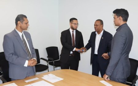 Jason Smith en Vanish Manna beëdigd als arts