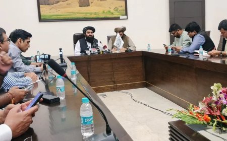 Taliban staat geen vrouwen toe tijdens persconferentie in India: ‘Onacceptabel’