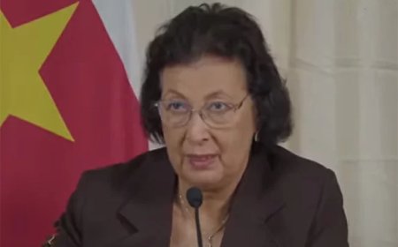 Simons: Punt achter Decemberzaak; geen gratieverzoek, geen discussie