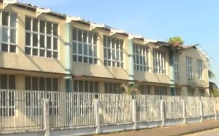 Ouders bezorgd over staat van schoolgebouwen: “Christus Koningschool is geen uitzondering”