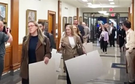 Pers blijft rapporteren, maar buiten de muren van Pentagon