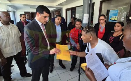 Abos eist ontslag procureur-generaal García Paragsingh