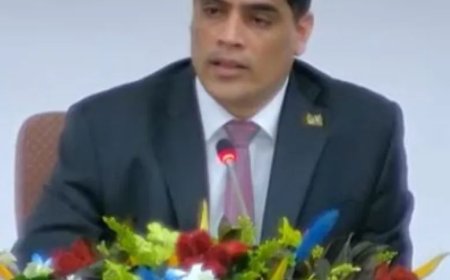 DNA-voorzitter Adhin: “Vrede en ontwikkeling zijn nooit vanzelfsprekend”