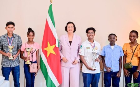 Simons prijst jonge damtalenten: “Blijf groeien, in sport én op school”