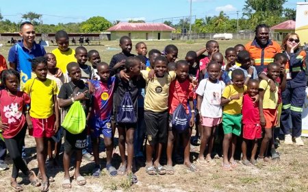 Ruim 300 kinderen uit Brokopondo nemen deel aan sportdag Zijin Rosebel