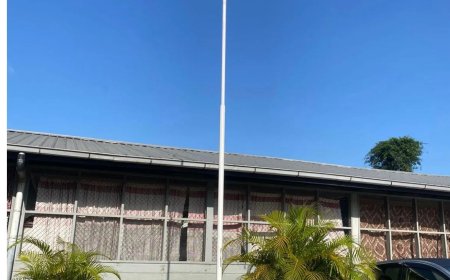 200 openbare scholen krijgen nieuwe vlaggenmasten vóór Srefidensi