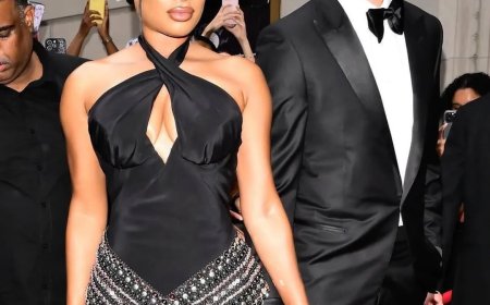 Klay Thompson onder druk, terwijl Megan Thee Stallion langs de lijn schittert