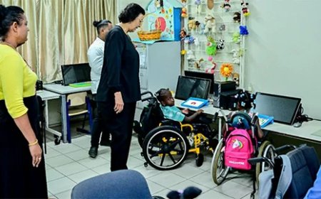 President Simons bezoekt scholen voor kinderen met speciale hulpvraag