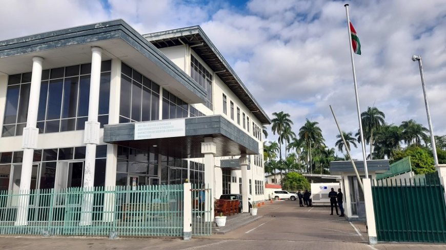 Uit de rechtszaal: Verdachte Pikin Saron: ‘Ik zie dat u mij veroordeelt zonder bewijs’