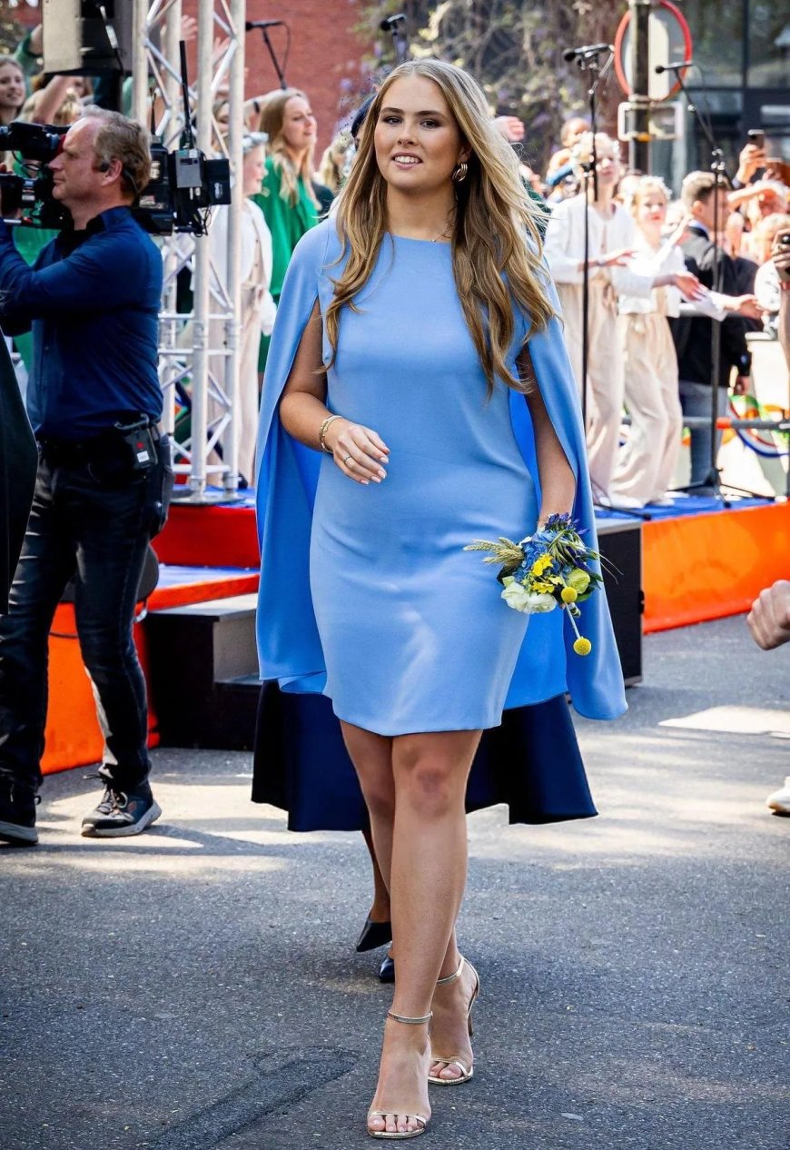 Prinses Amalia van Nederland begint militaire opleiding bij de marine