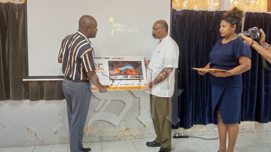 STVS schenkt televisies aan tehuizen in het kader van 60-jarig jubileum