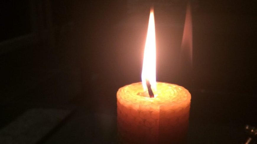 Man dood aangetroffen langs weg