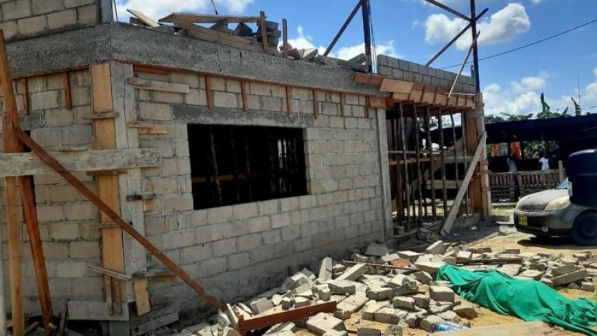 Man overlijdt na omgevallen muur aan Frederikshoopweg