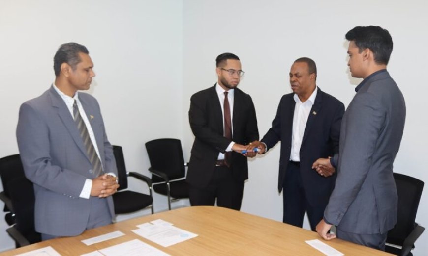 Jason Smith en Vanish Manna beëdigd als arts