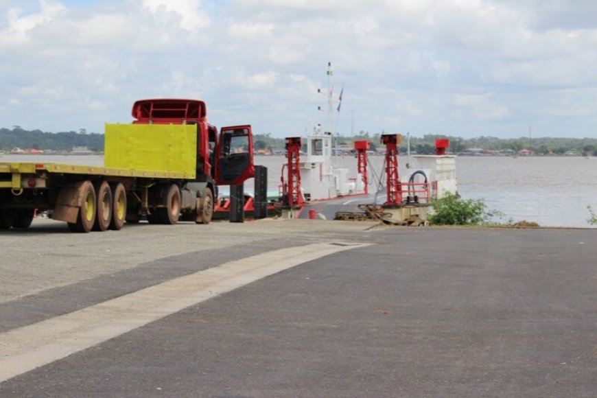 Havenbeheer houdt rekening met worstcasescenario veerverbinding Albina-Saint-Laurent