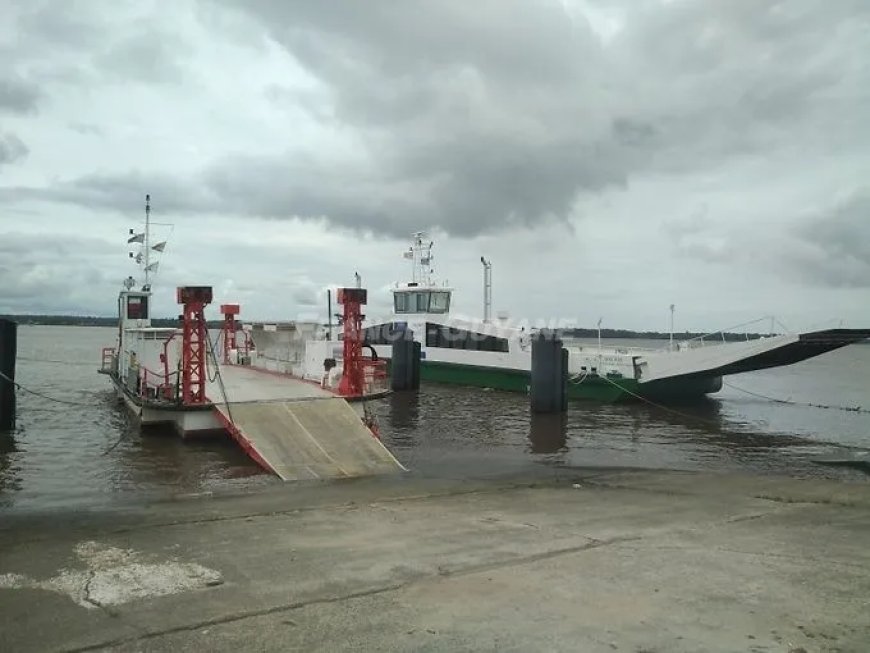 Veerverbinding Albina–St. Laurent maanden buiten dienst