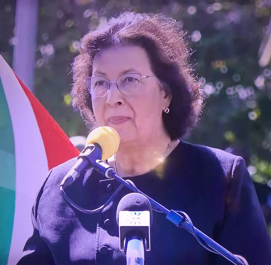 President Geerlings-Simons bezoekt de strijdkrachten in de Memre Buku Kazerne