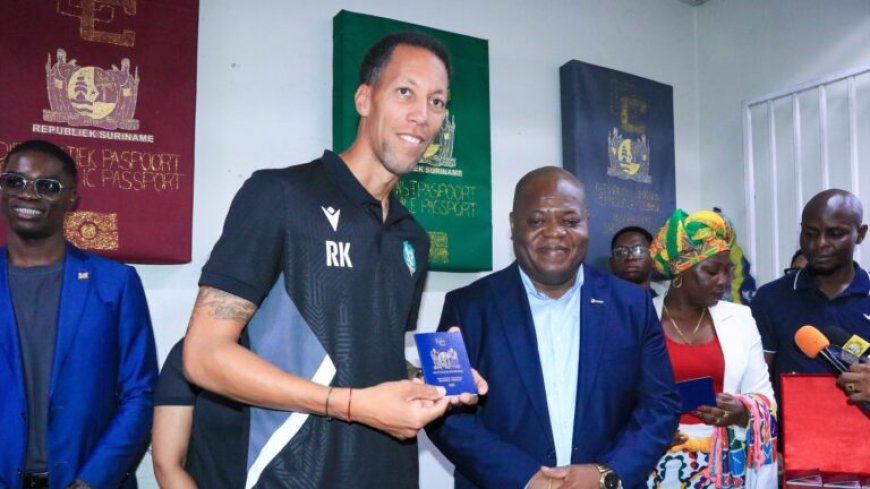 Natio ontvangt e-paspoorten voorafgaand aan duel met Guatemala