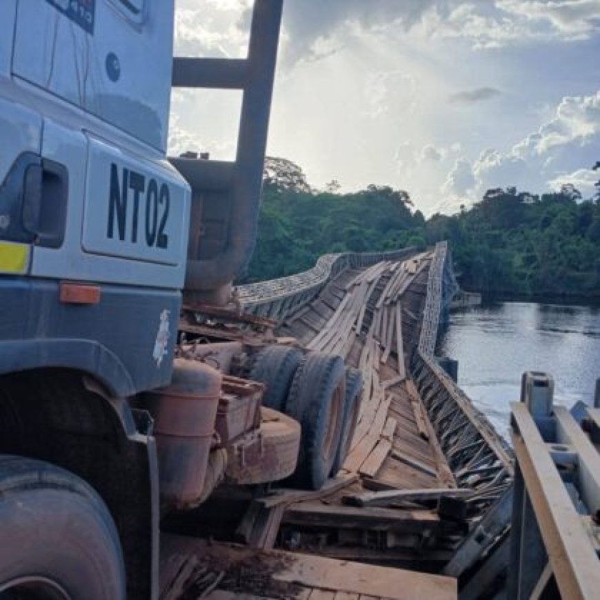 Brug te Witagron ingestort