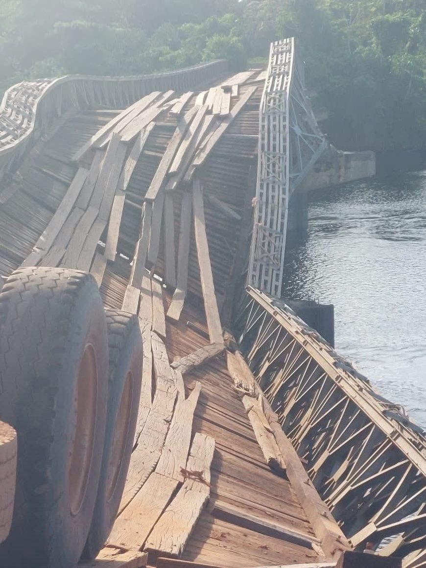 Brug bij Witagron ingestort