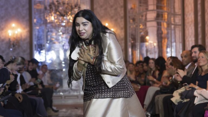 Surinaamse designer Sandhya Manniesing schittert tijdens Paris Fashion Week