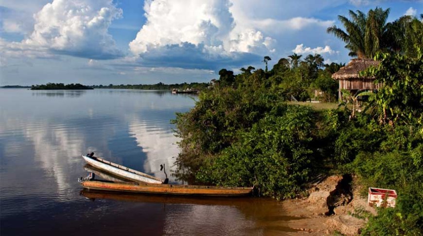 Politiebericht inzake gekapseisde boot met negen opvarenden op Corantijnrivier