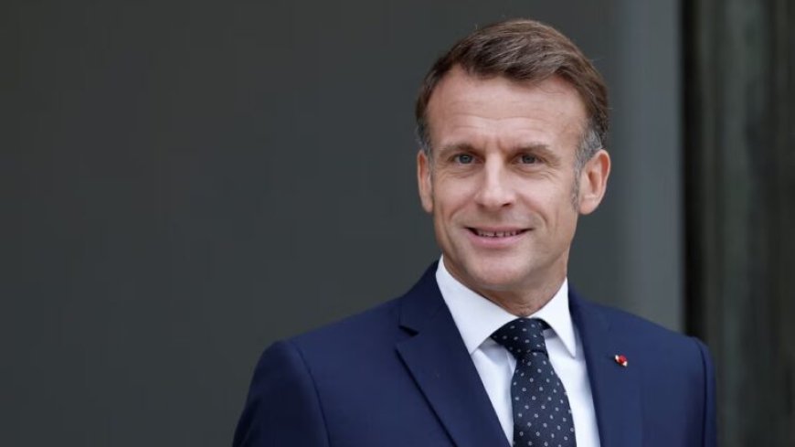 Franse president Macron weigert ontslag ondanks politieke crisis en moties van wantrouwen