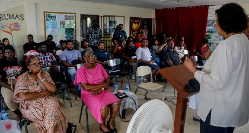 President moedigt jongeren aan zelfstandig en ondernemend te worden