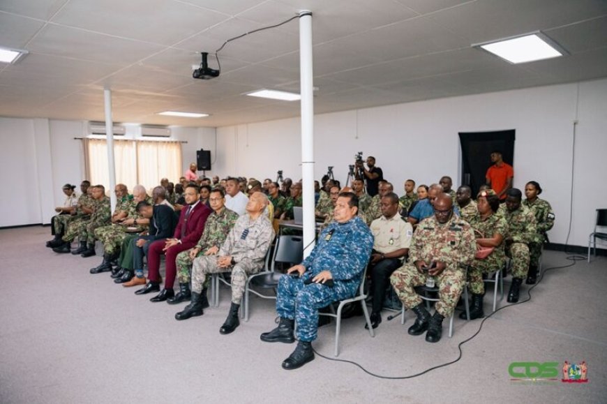 Onderwijs sleutel tot transformatie militair: Legerofficieren starten leertraject