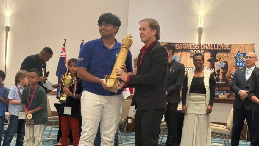 Vashist Gajadien U-18 schaakkampioen Aruba Chess Challenge