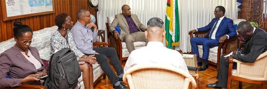 Bouva en Todd bespreken versterking van Suriname–Guyana-corridor