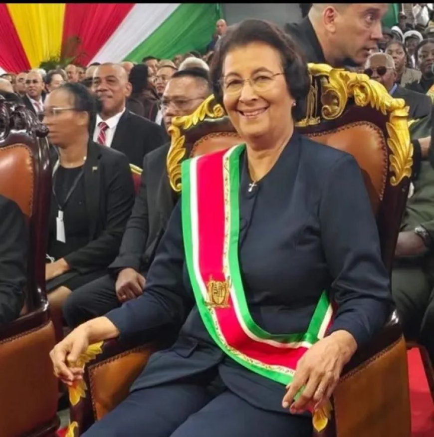 President Jenny Simons op kruispunt tussen partij en land