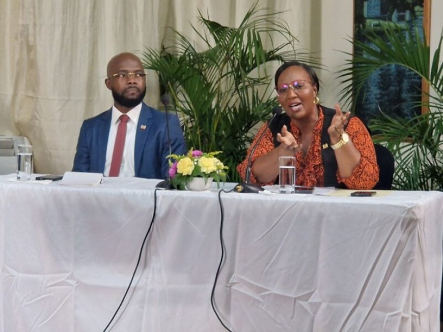 Minister Pokie: ‘Ik heb een heel slordige administratie overgenomen’