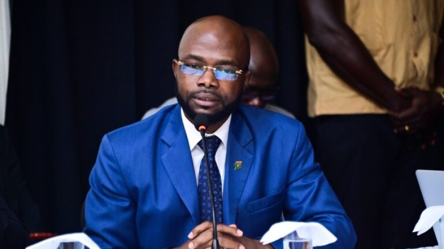 Minister Misiekaba: “Voorlopig nog brandjes blussen in de gezondheidszorg”